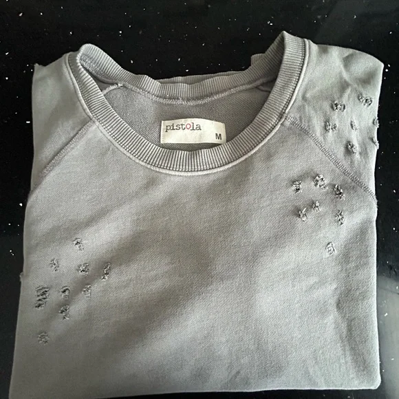 Distressed split hem shirt - Picture 4 of 5